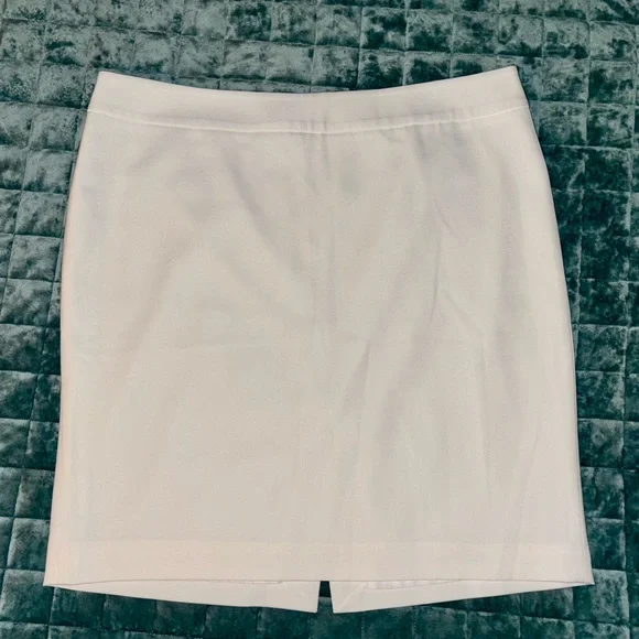 🎬WHITE HOUSE BLACK MARKET🎬WHITE PENCIL SKIRT🖤 - Picture 3 of 8